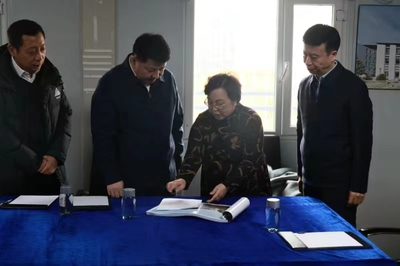 充分發(fā)揮人大職能作用 為推動(dòng)長(zhǎng)春全面振興率先實(shí)現(xiàn)新突破貢獻(xiàn)人大力量 --市人大常委會(huì)副主任、二道區(qū)委書(shū)記陳鐵志到二道區(qū)重點(diǎn)企業(yè)開(kāi)展調(diào)研